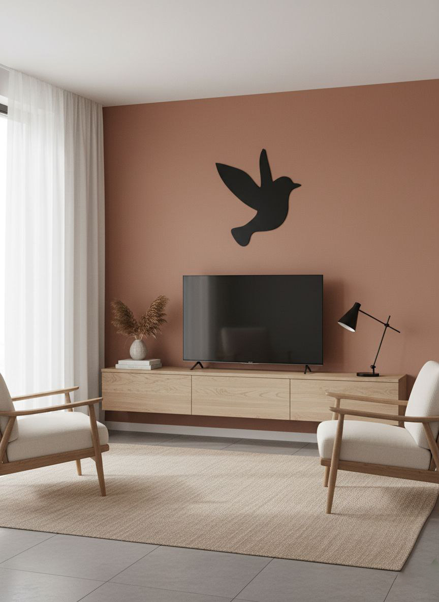 دکوراسیون نشیمن مدرن با دیوار قهوه‌ای و نقطه توجه در دکوراسیون داخلی با تابلو چوبی وینداک